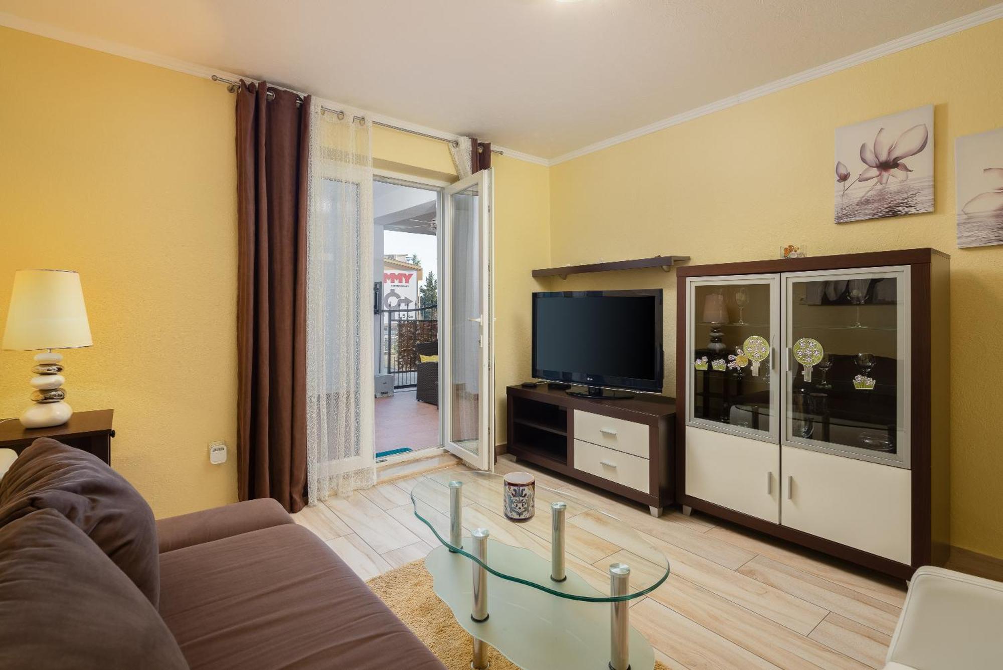 Perla Apartment - 2 Min To The Beach & Free Parking Makarska Eksteriør bilde