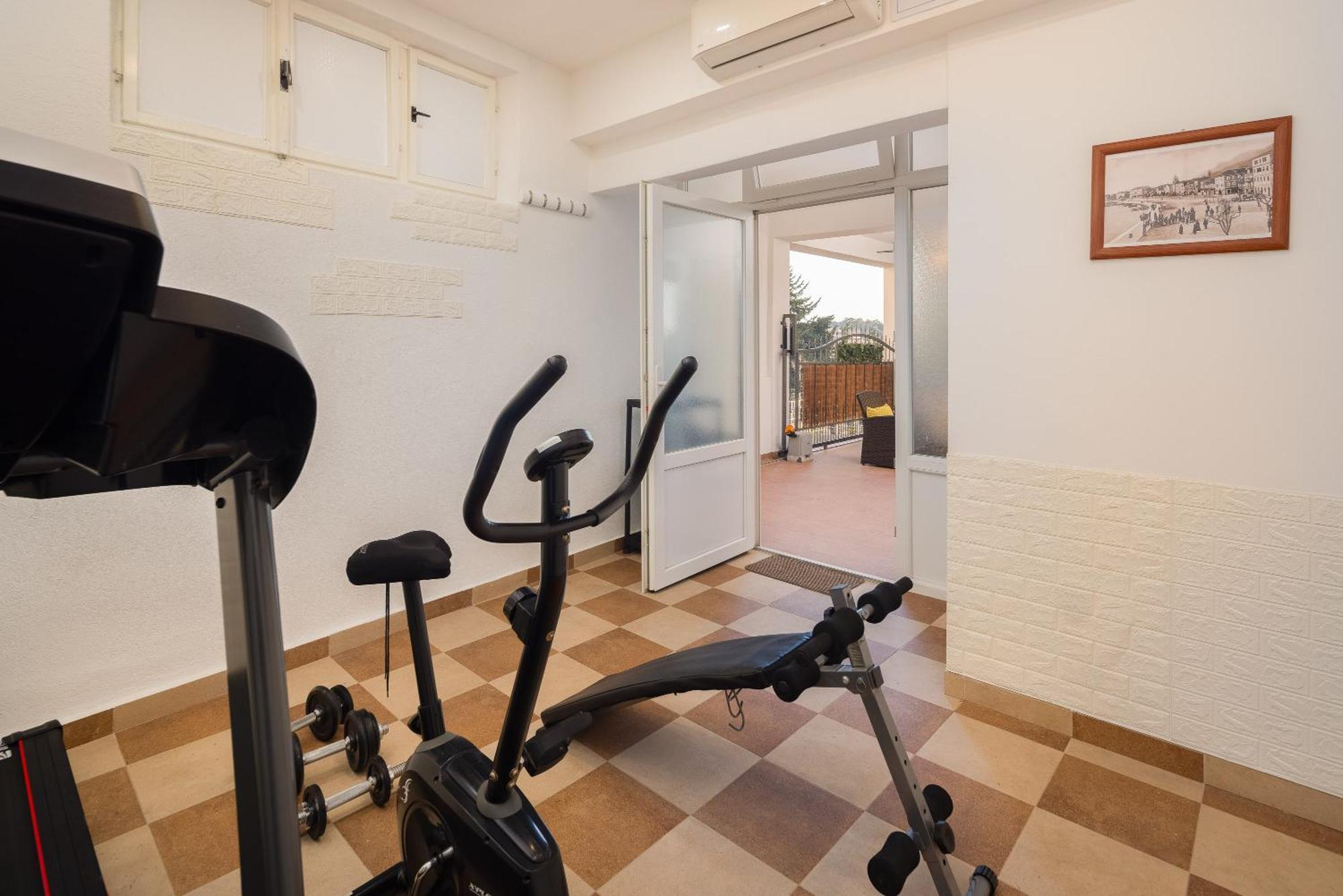 Perla Apartment - 2 Min To The Beach & Free Parking Makarska Eksteriør bilde