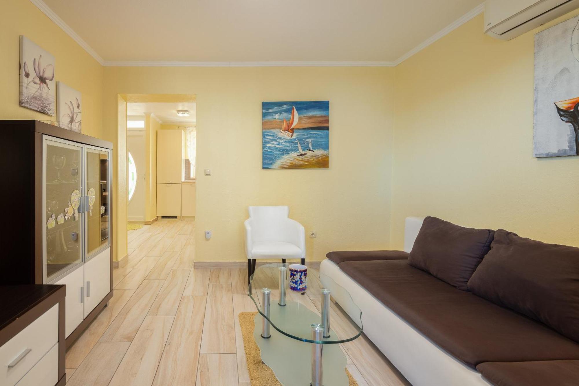Perla Apartment - 2 Min To The Beach & Free Parking Makarska Eksteriør bilde